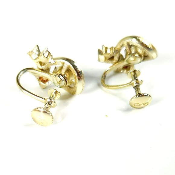 Vintage Coro Gold Tone Wreath Brooch & Clip-On Earrings Set With Rhinestones - Picture 4 of 7